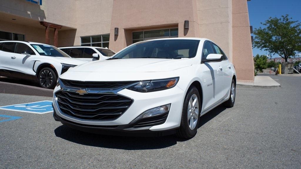 new 2025 Chevrolet Malibu car, priced at $27,520