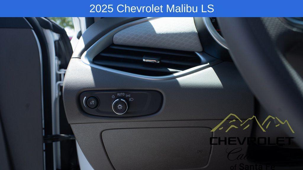 new 2025 Chevrolet Malibu car, priced at $27,520