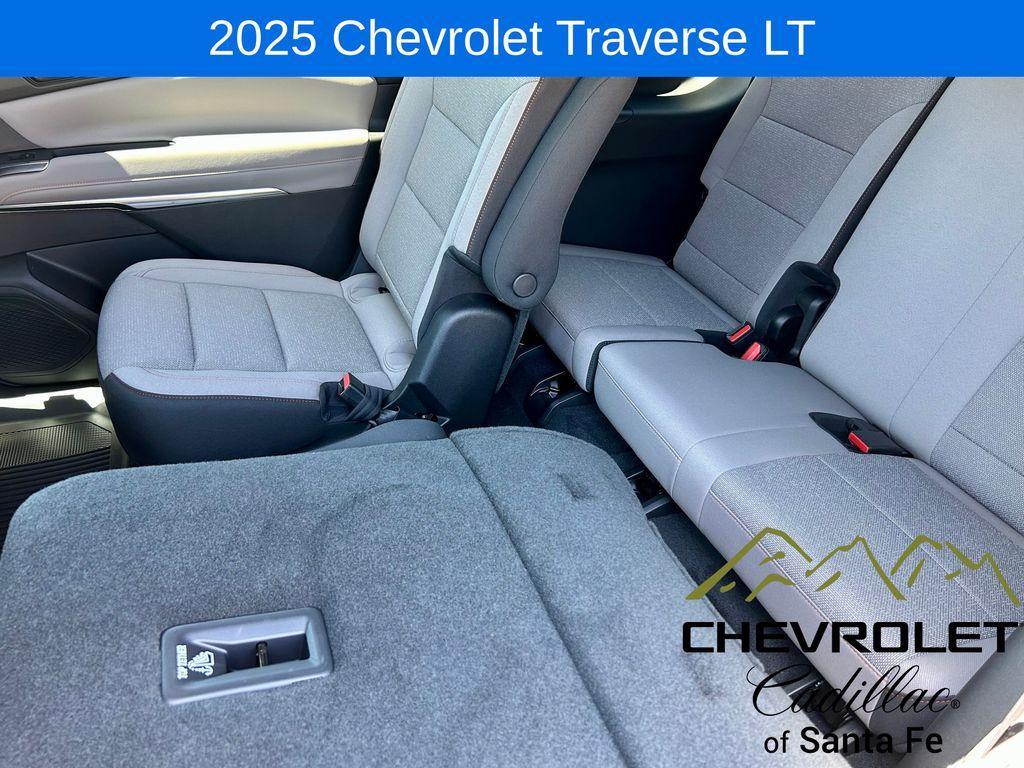 new 2025 Chevrolet Traverse car, priced at $43,540