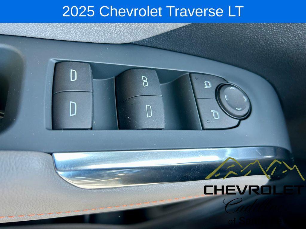 new 2025 Chevrolet Traverse car, priced at $43,540