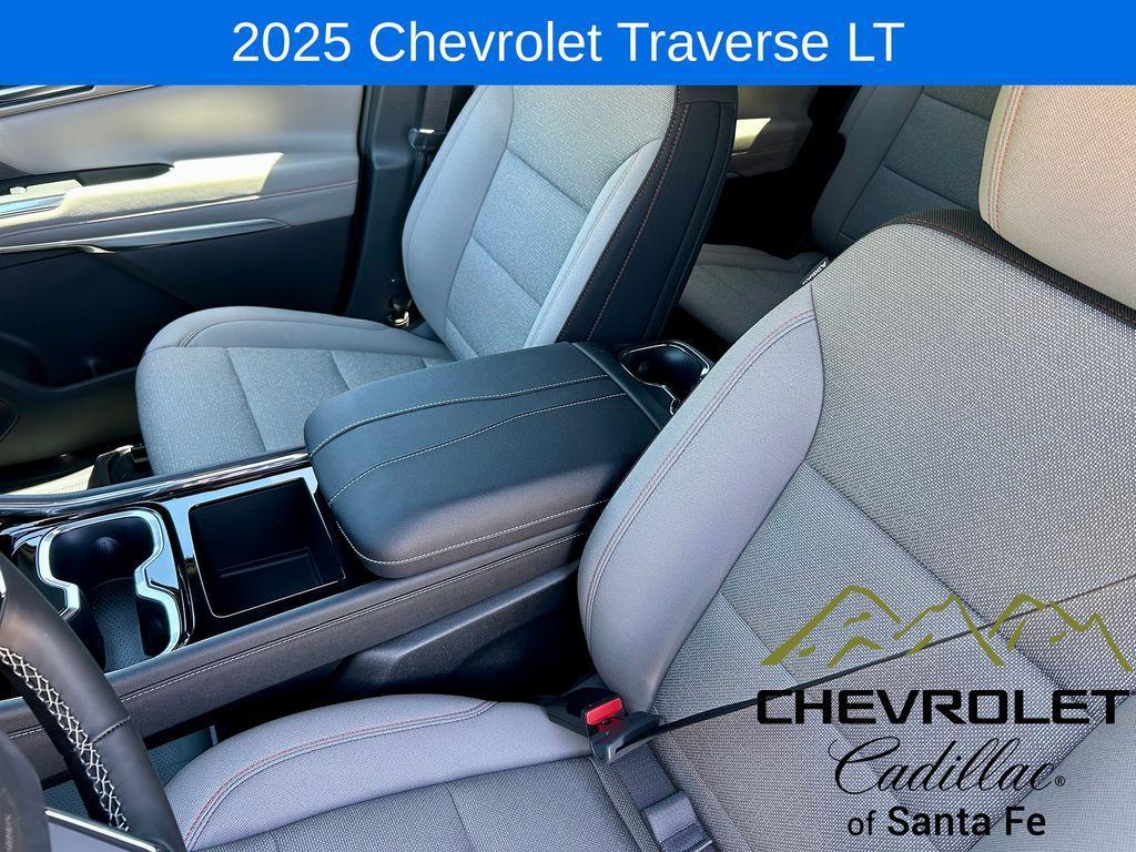 new 2025 Chevrolet Traverse car, priced at $43,540