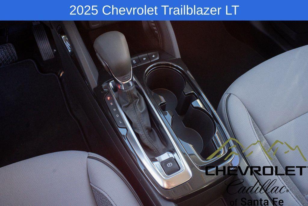 new 2025 Chevrolet TrailBlazer car, priced at $27,970