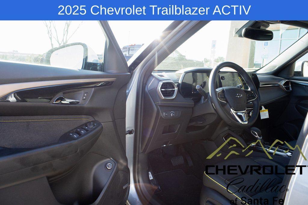 new 2025 Chevrolet TrailBlazer car, priced at $31,580