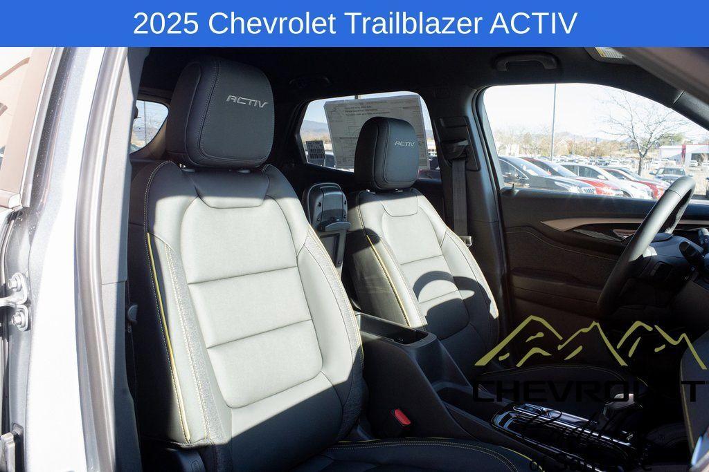 new 2025 Chevrolet TrailBlazer car, priced at $31,580