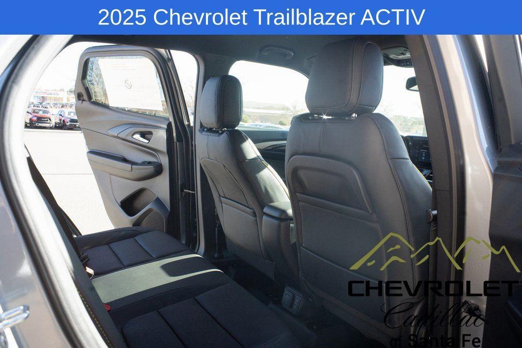 new 2025 Chevrolet TrailBlazer car, priced at $31,580