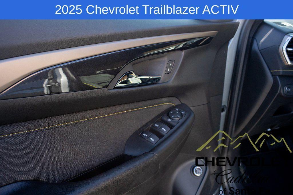 new 2025 Chevrolet TrailBlazer car, priced at $31,580