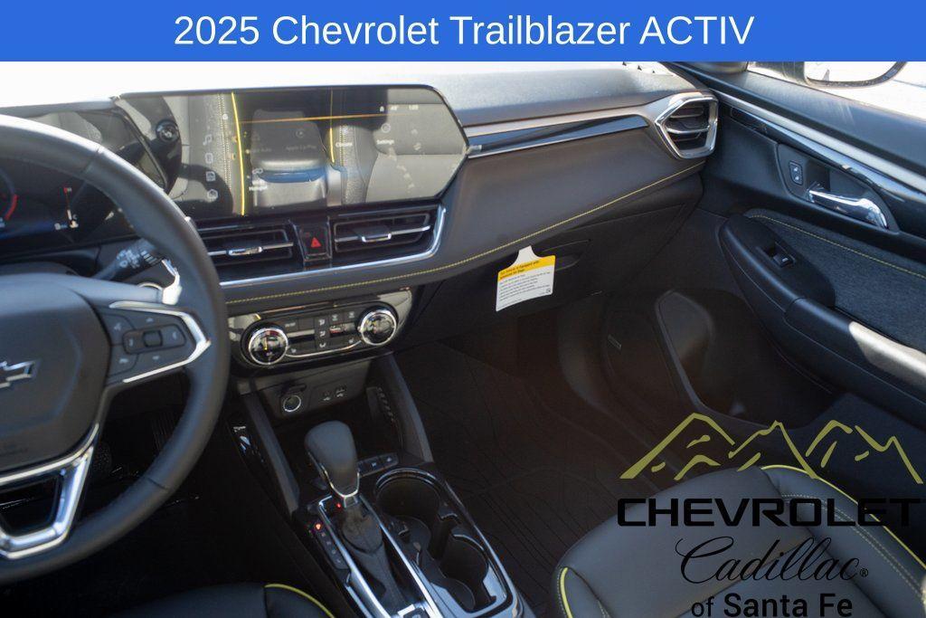 new 2025 Chevrolet TrailBlazer car, priced at $31,830