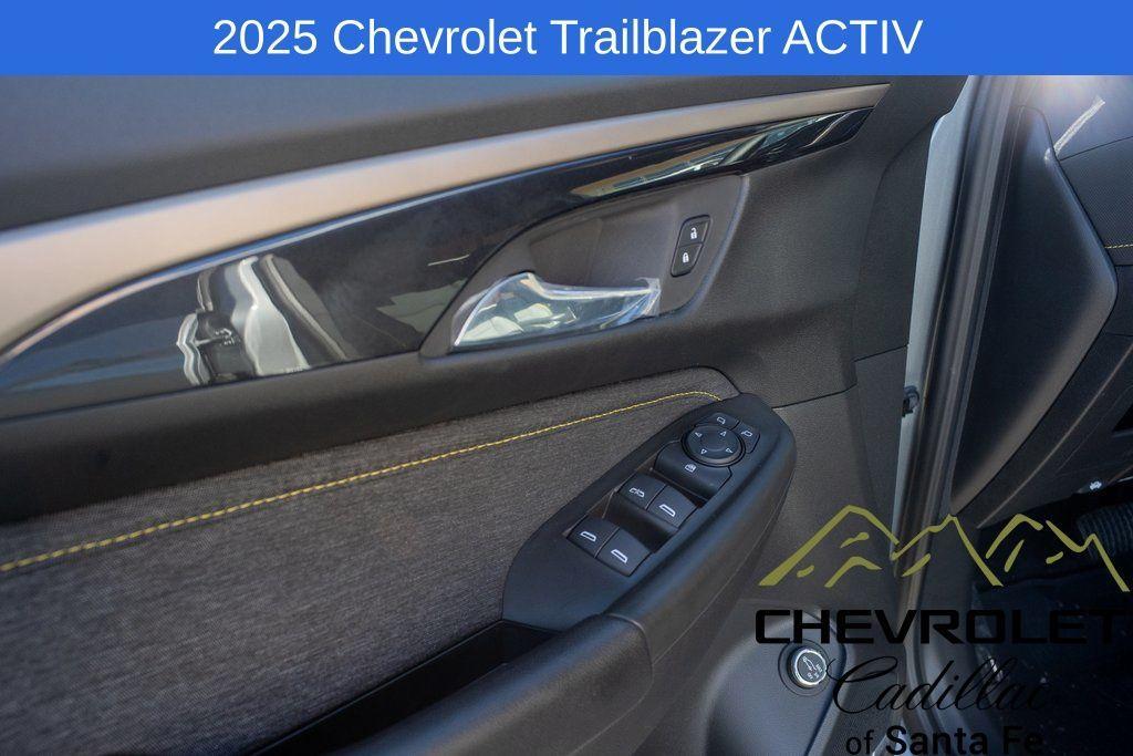 new 2025 Chevrolet TrailBlazer car, priced at $31,830