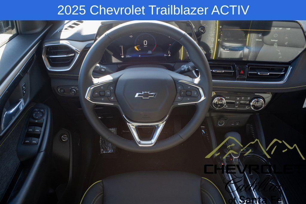 new 2025 Chevrolet TrailBlazer car, priced at $31,830