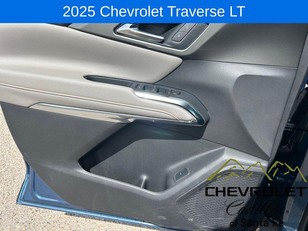 new 2025 Chevrolet Traverse car, priced at $47,130
