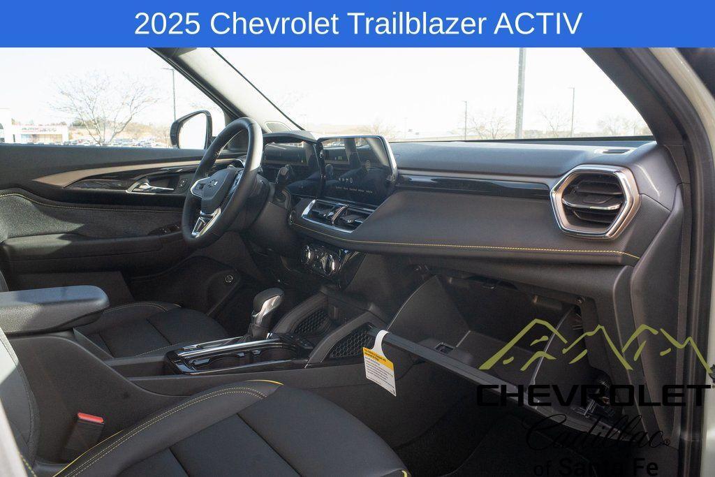 new 2025 Chevrolet TrailBlazer car, priced at $31,580