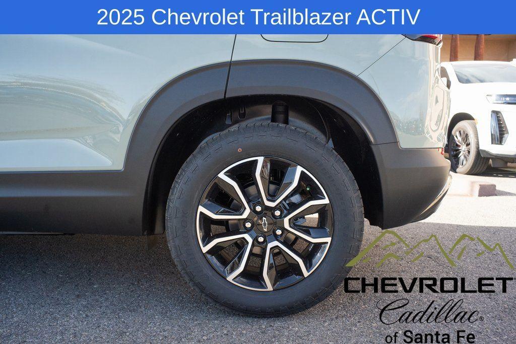 new 2025 Chevrolet TrailBlazer car, priced at $31,580