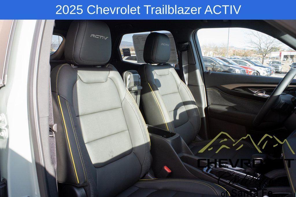 new 2025 Chevrolet TrailBlazer car, priced at $31,580