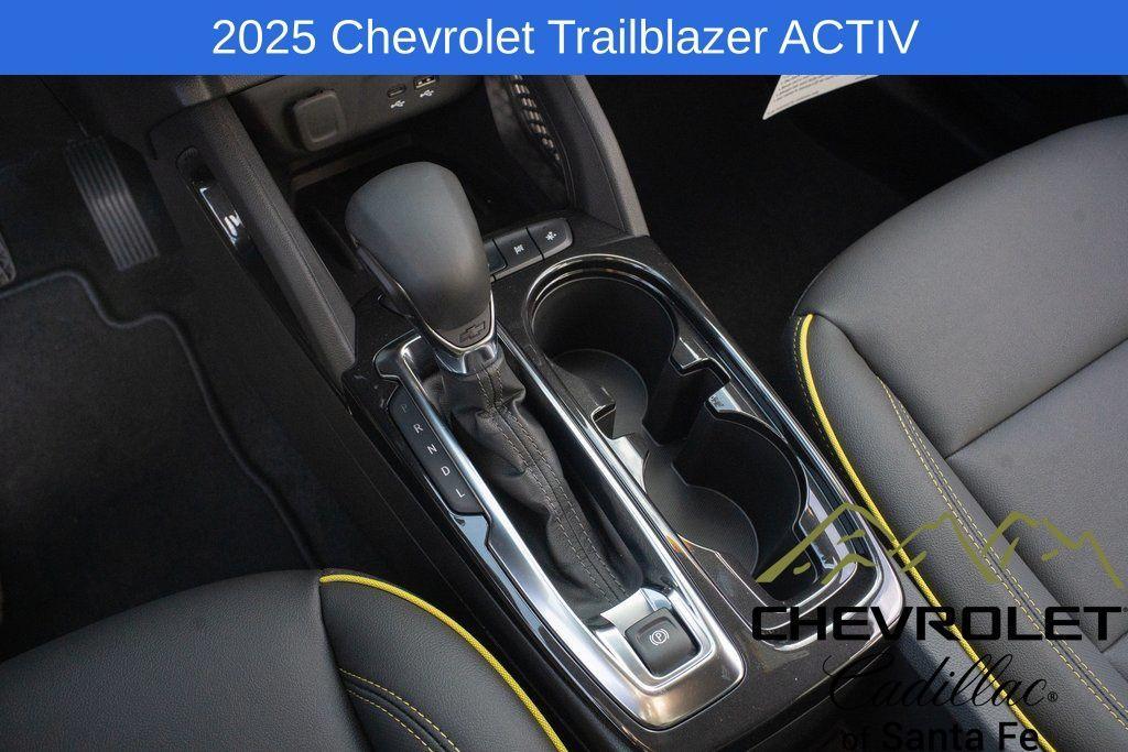 new 2025 Chevrolet TrailBlazer car, priced at $31,580