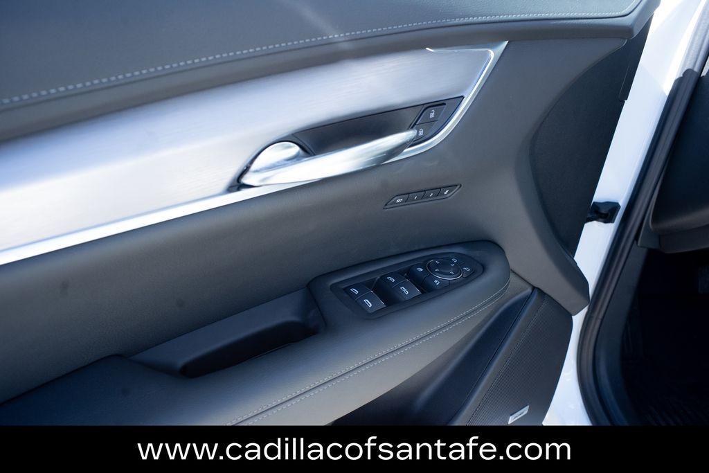new 2025 Cadillac XT6 car, priced at $52,405