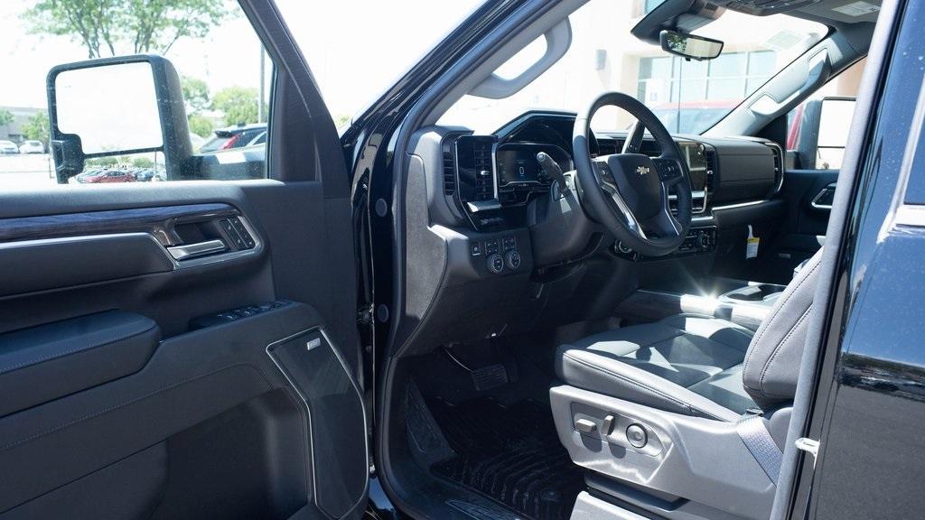 new 2025 Chevrolet Silverado 3500 car, priced at $86,845