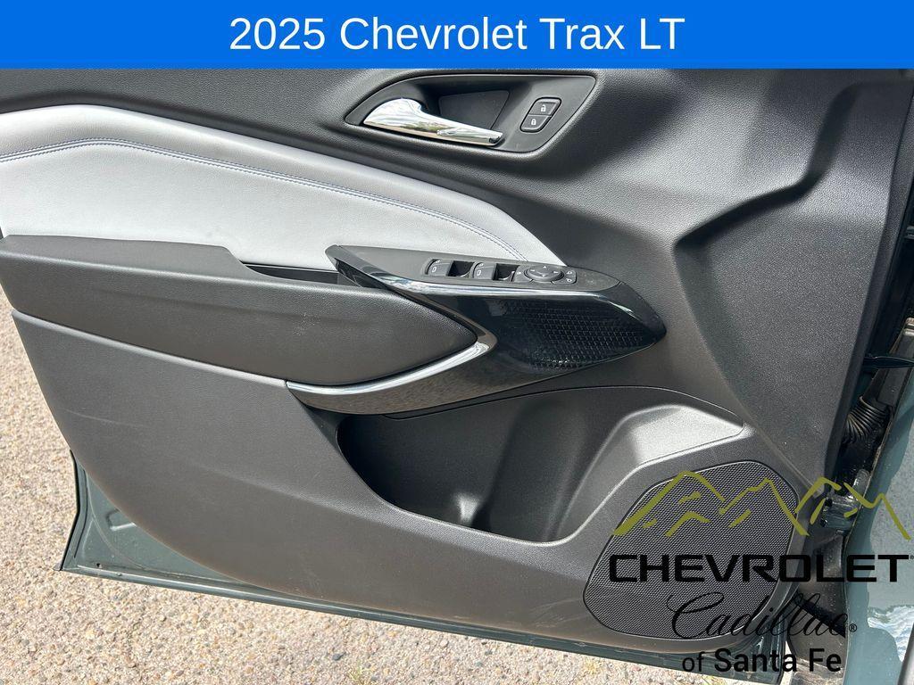 new 2025 Chevrolet Trax car, priced at $25,985