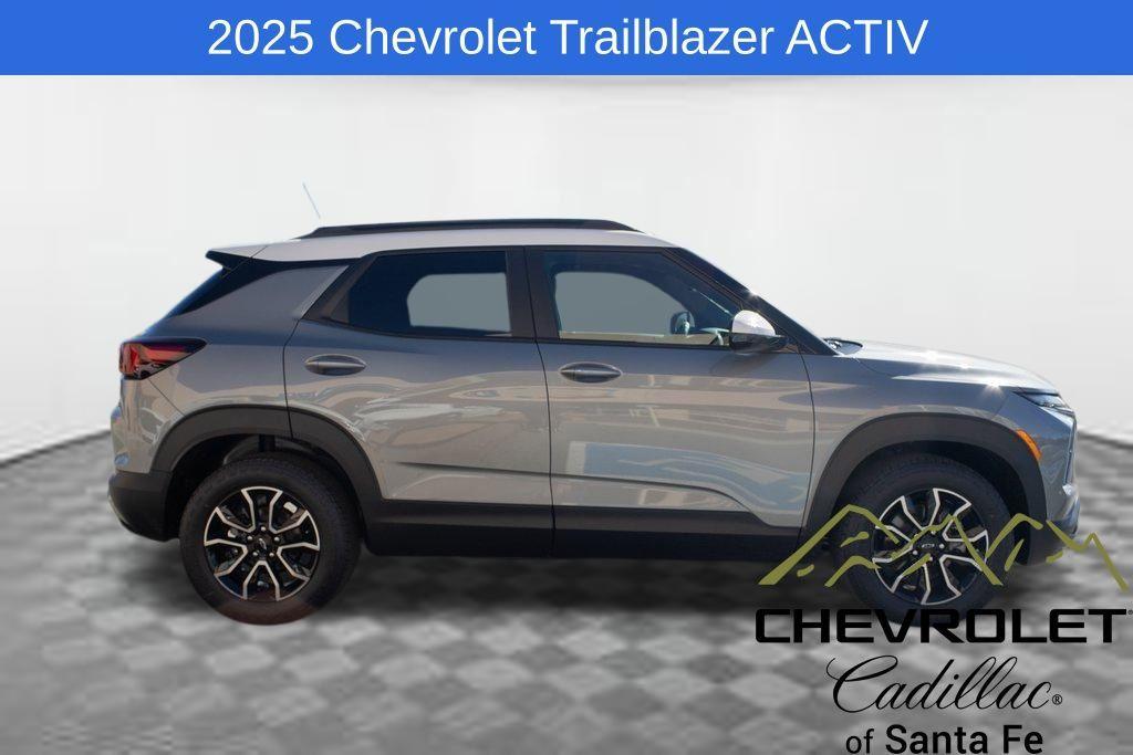 new 2025 Chevrolet TrailBlazer car, priced at $31,830