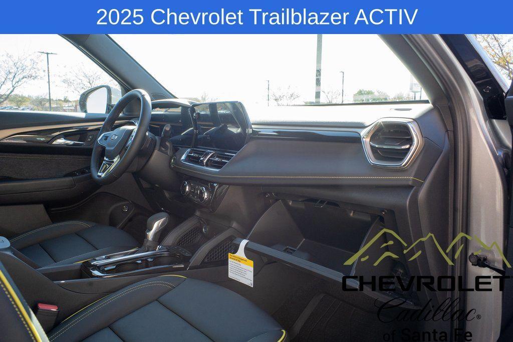 new 2025 Chevrolet TrailBlazer car, priced at $31,830