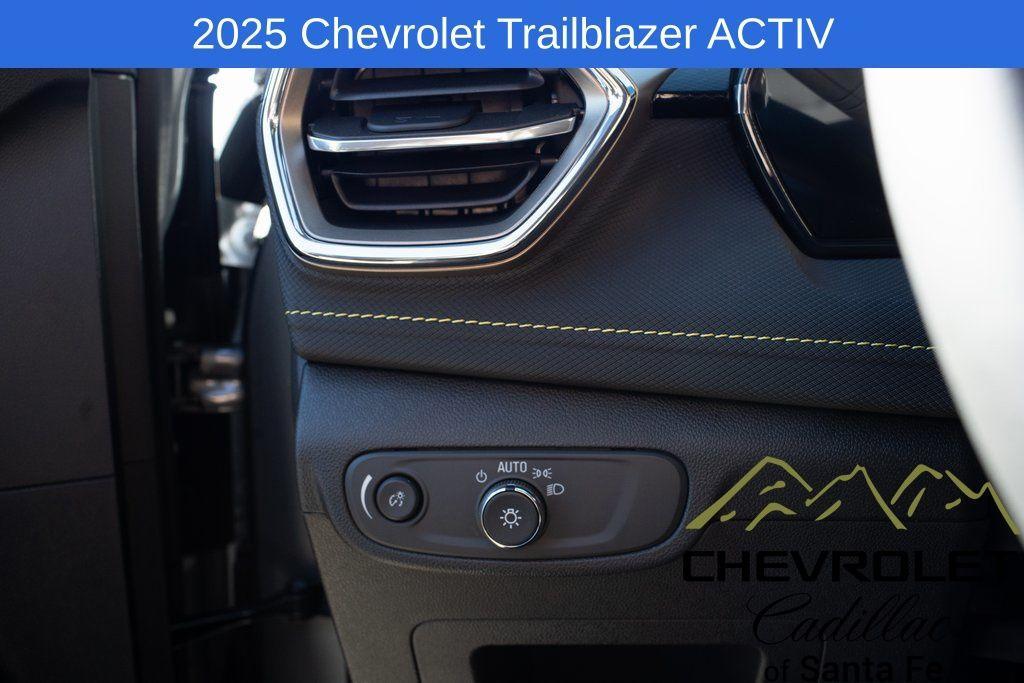 new 2025 Chevrolet TrailBlazer car, priced at $31,830