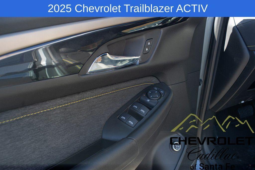 new 2025 Chevrolet TrailBlazer car, priced at $31,830