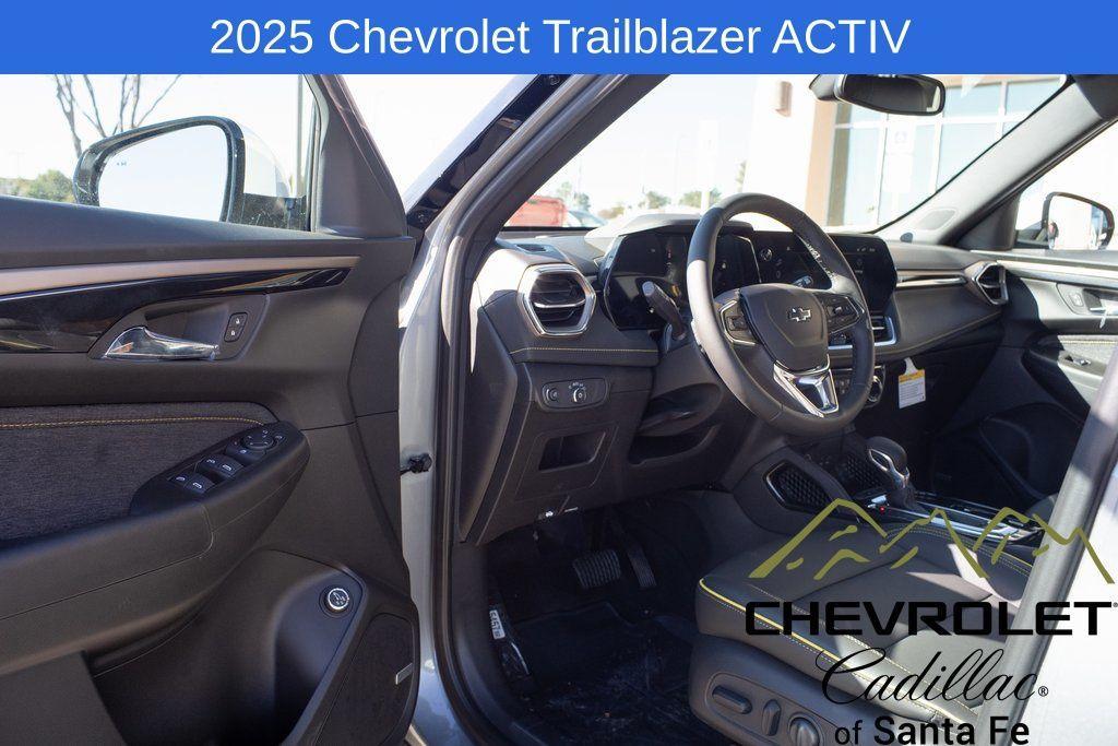 new 2025 Chevrolet TrailBlazer car, priced at $31,830