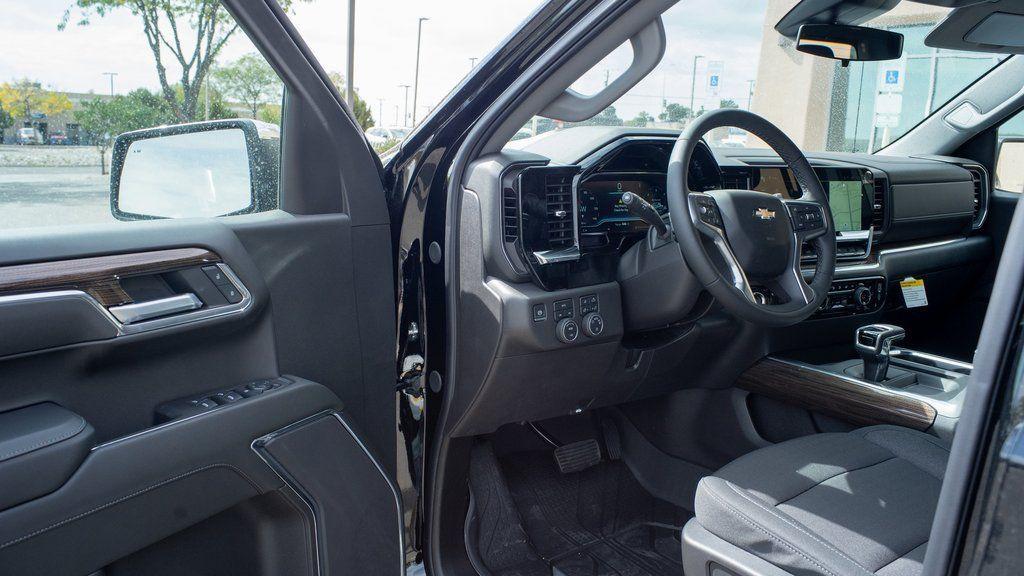 new 2025 Chevrolet Silverado 1500 car, priced at $61,855