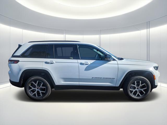 new 2025 Jeep Grand Cherokee car, priced at $46,505