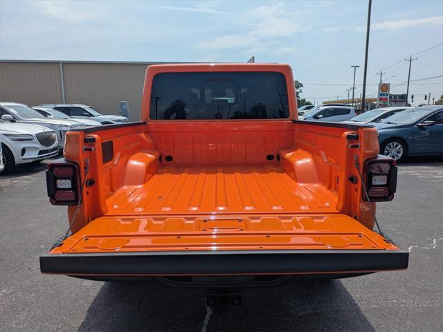 new 2025 Jeep Gladiator car, priced at $57,930