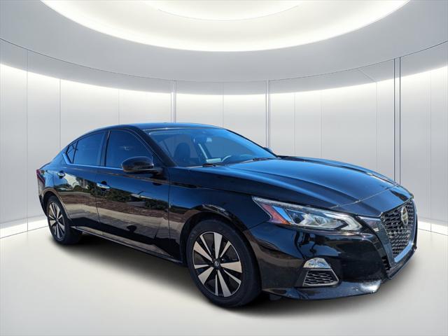 used 2022 Nissan Altima car, priced at $17,167