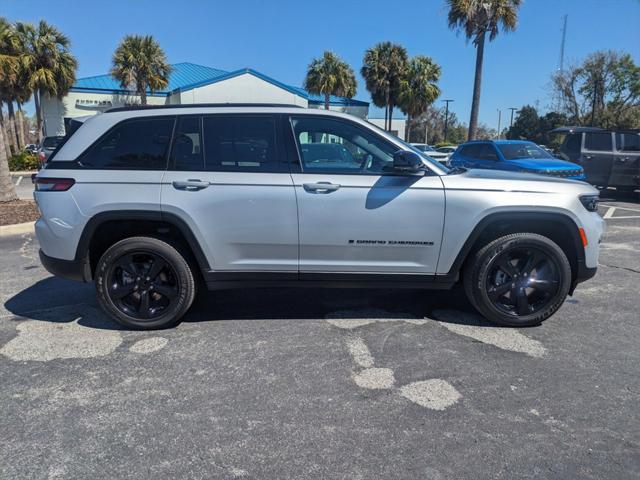 new 2025 Jeep Grand Cherokee car, priced at $39,158