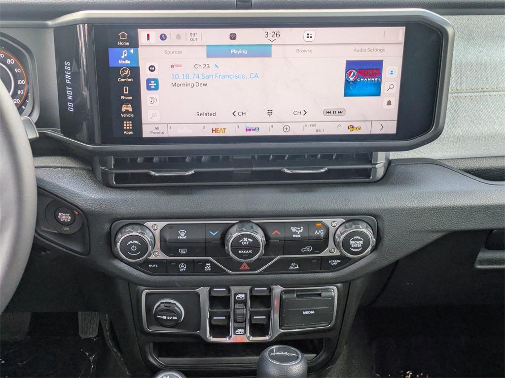 new 2025 Jeep Gladiator car, priced at $43,525