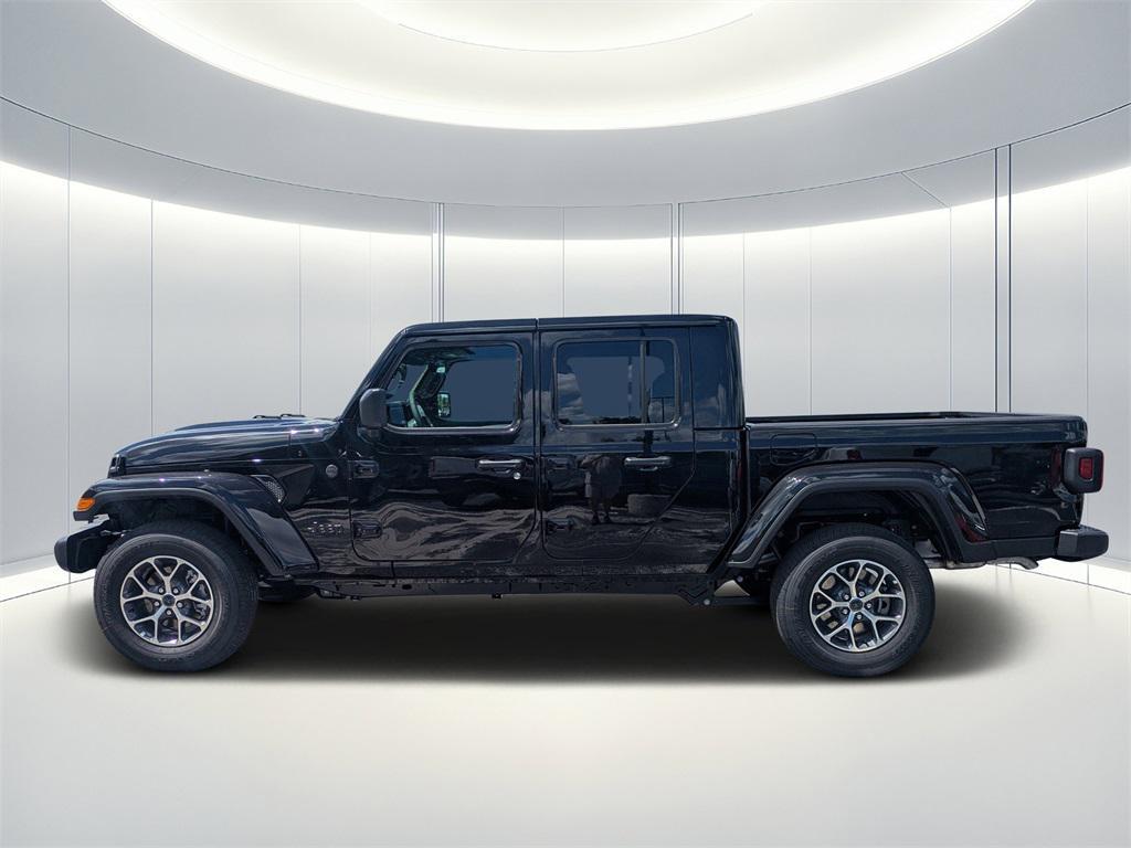 new 2025 Jeep Gladiator car, priced at $43,525