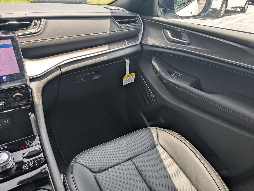 new 2025 Jeep Grand Cherokee L car, priced at $55,490