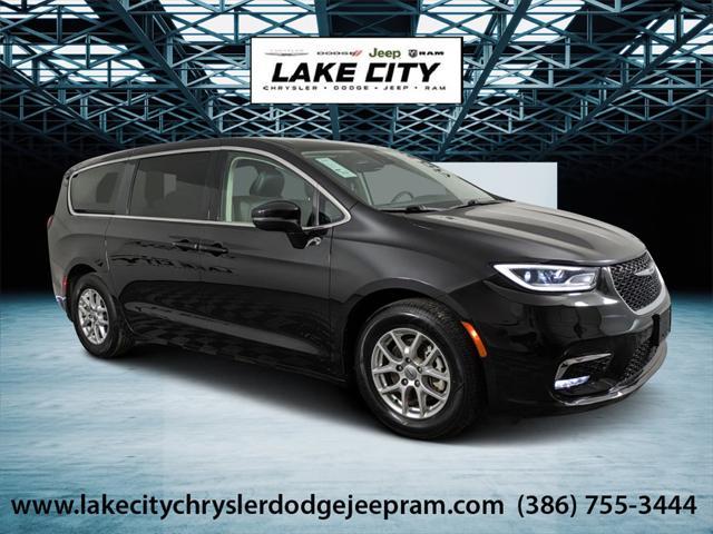 used 2023 Chrysler Pacifica car, priced at $29,758