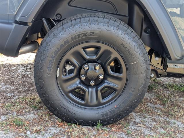new 2025 Jeep Wrangler car, priced at $32,384