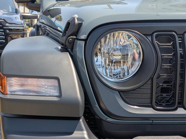 new 2025 Jeep Wrangler car, priced at $32,384