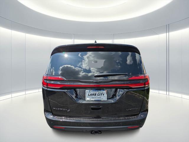 new 2024 Chrysler Pacifica car, priced at $48,176