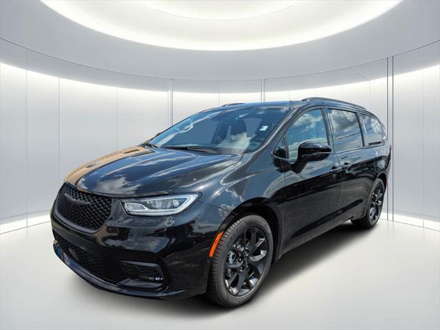 new 2024 Chrysler Pacifica car, priced at $48,176