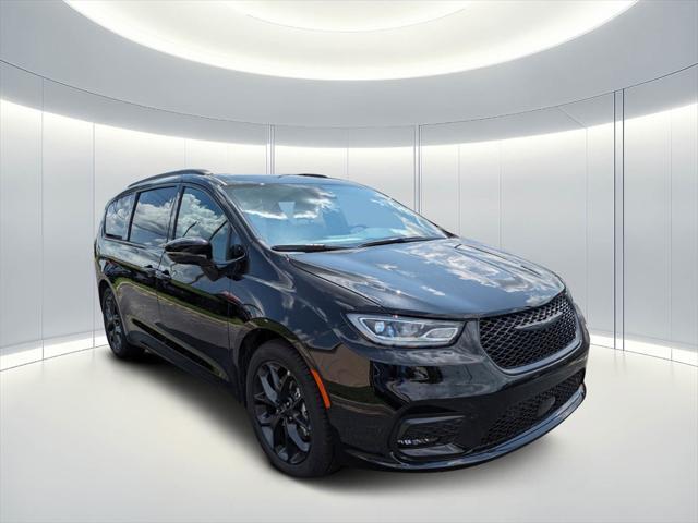 new 2024 Chrysler Pacifica car, priced at $48,176