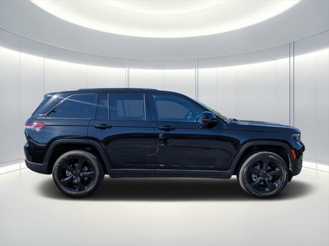 used 2024 Jeep Grand Cherokee car, priced at $37,370