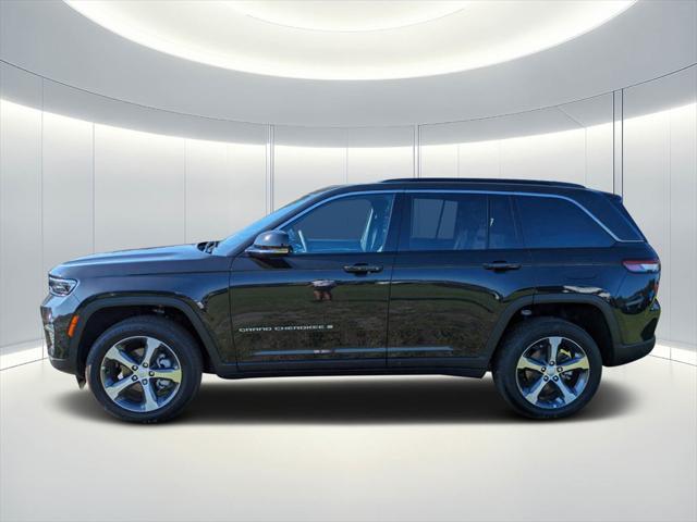 new 2024 Jeep Grand Cherokee car, priced at $43,852