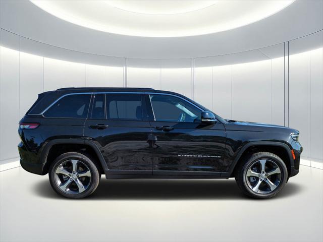 new 2024 Jeep Grand Cherokee car, priced at $43,852