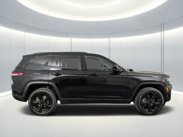 new 2024 Jeep Grand Cherokee car, priced at $48,000