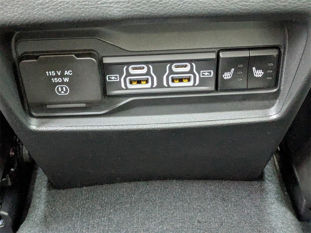 new 2025 Jeep Grand Cherokee car, priced at $45,613
