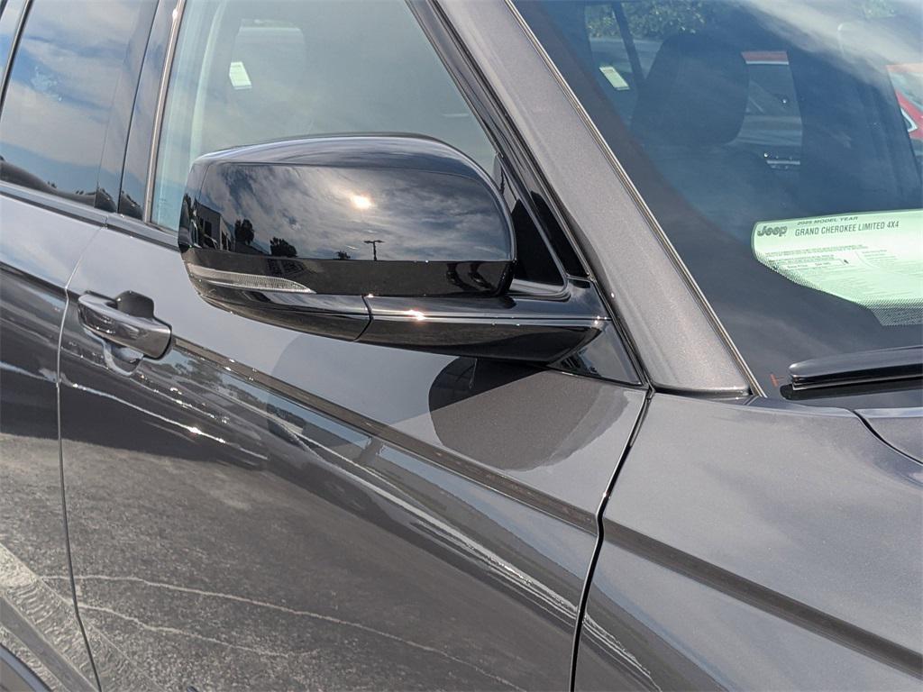 new 2025 Jeep Grand Cherokee car, priced at $45,613