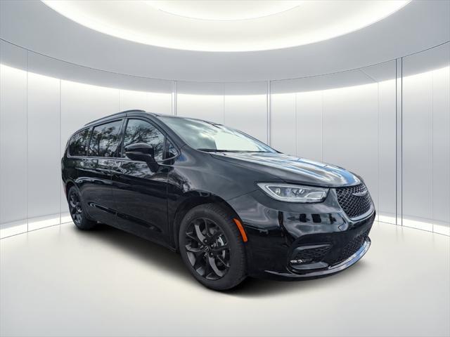 new 2025 Chrysler Pacifica car, priced at $46,117