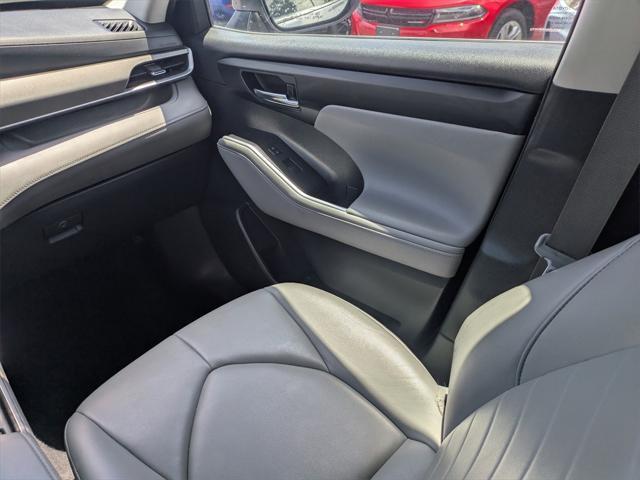 used 2021 Toyota Highlander car, priced at $25,883