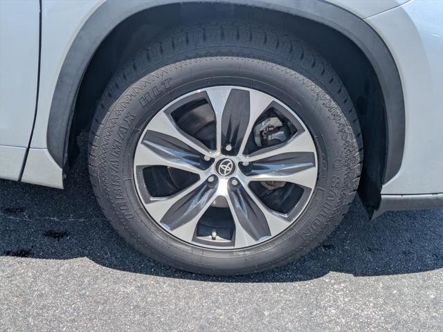 used 2021 Toyota Highlander car, priced at $25,883