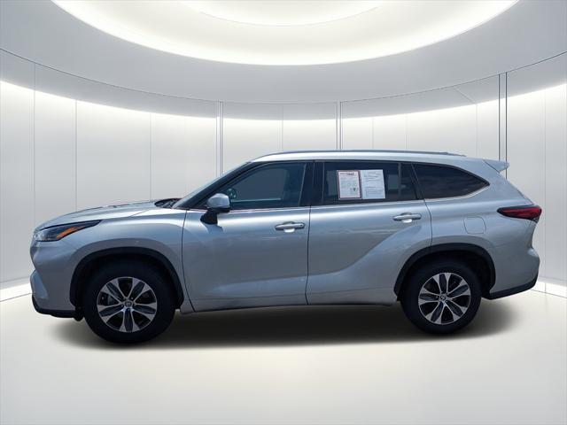used 2021 Toyota Highlander car, priced at $25,444